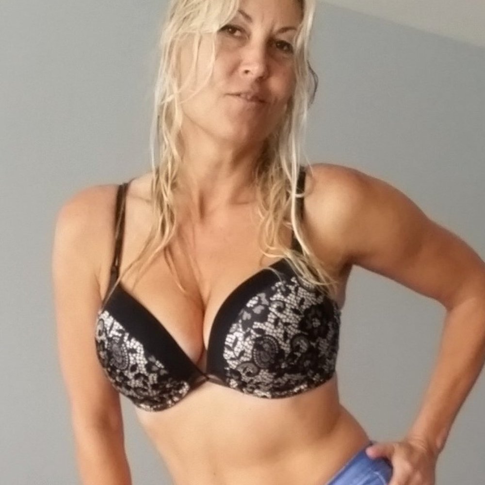 Victoria’s Secret Bombshell Push-Up VS Push Up SIZE 36DD